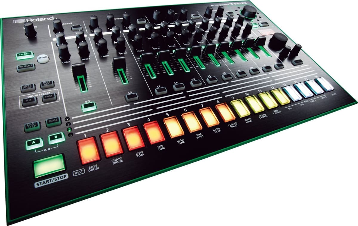 Roland TR-8